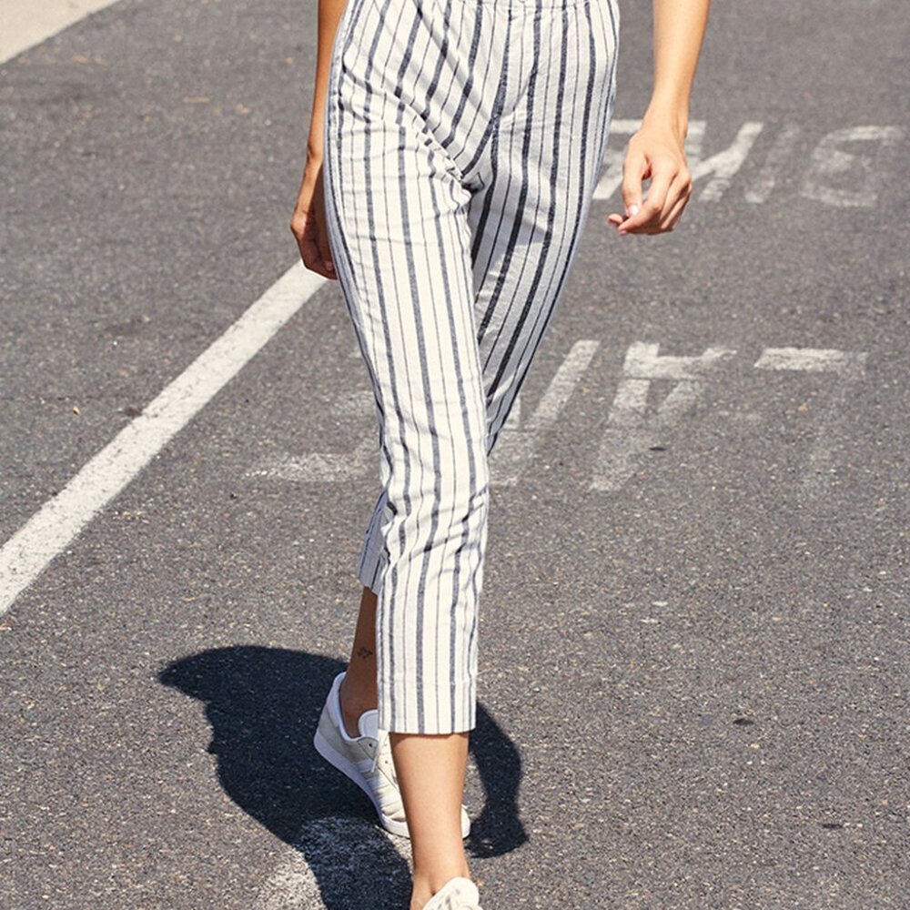 PacSun White and Black Striped Cropped Pants-X-Small